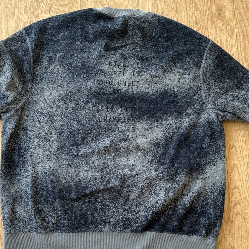 Nike Men's Crewneck  Reversible Sweatshirt - Picture 5 of 5